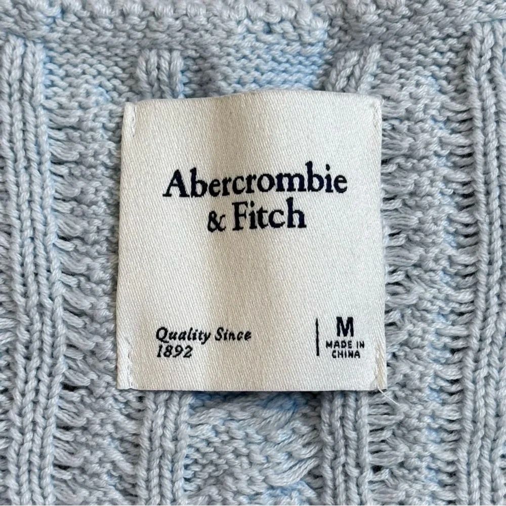 Abercrombie & Fitch Cable Knit Sweater Vest in Light Blue – Size M - Picture 3 of 6